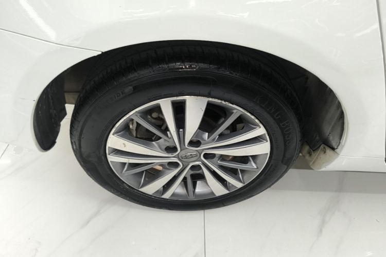 GEELY Emgrand 2019 car image #10
