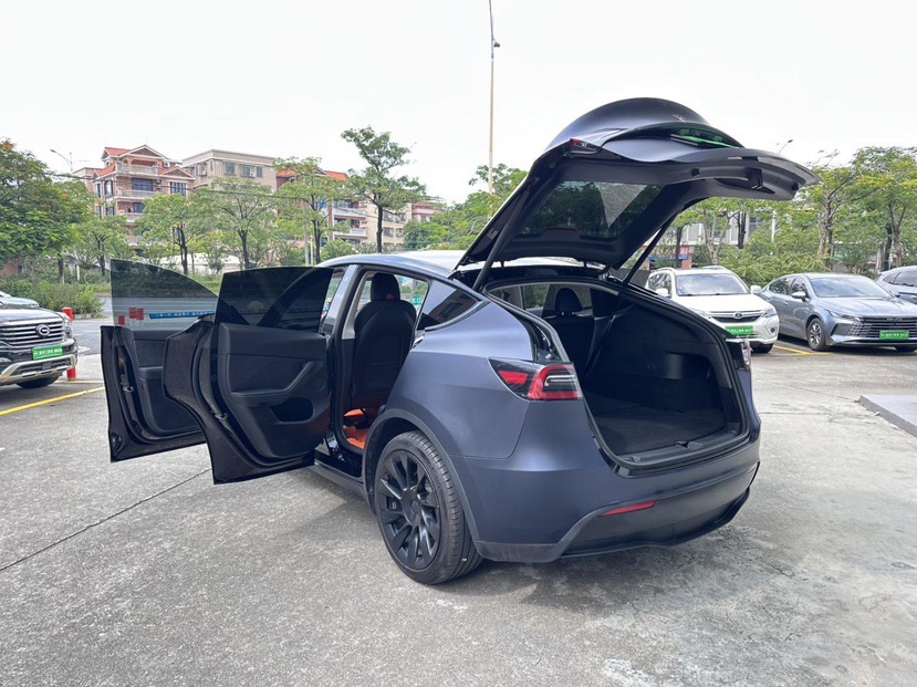 Tesla Model Y 2021 #9 Tesla Model Y 2021 car image #9