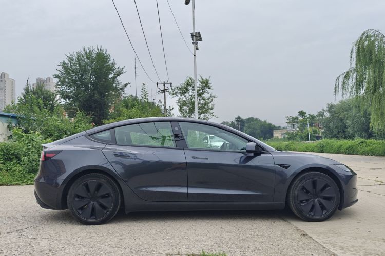 Tesla Model 3 2024 car image #5