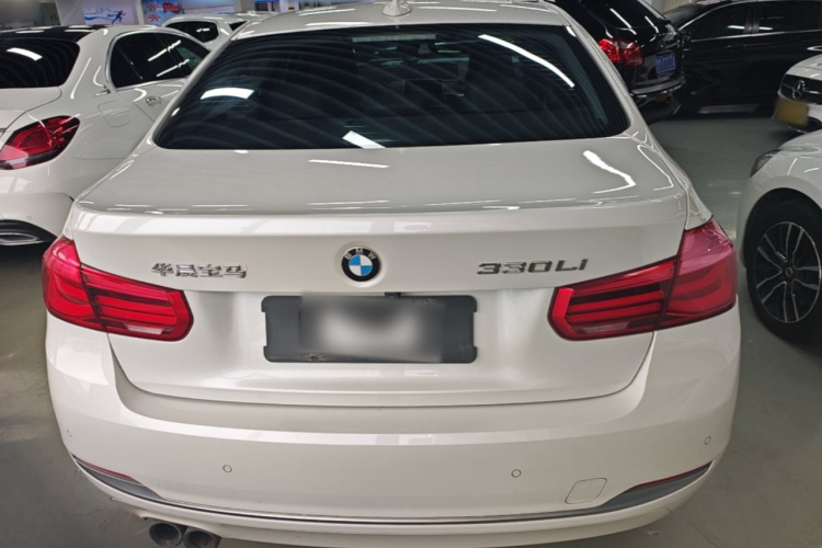 BMW 3 Series 2017 car image #6