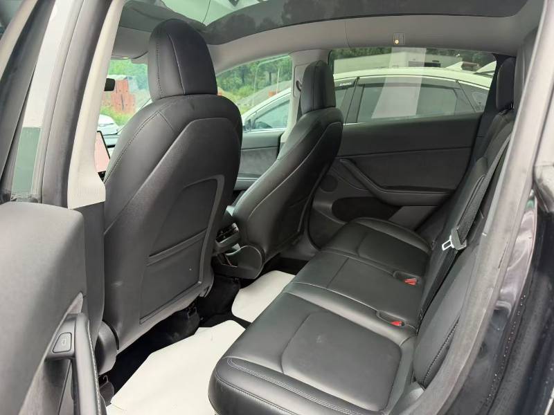 Tesla Model Y 2022 car image #8