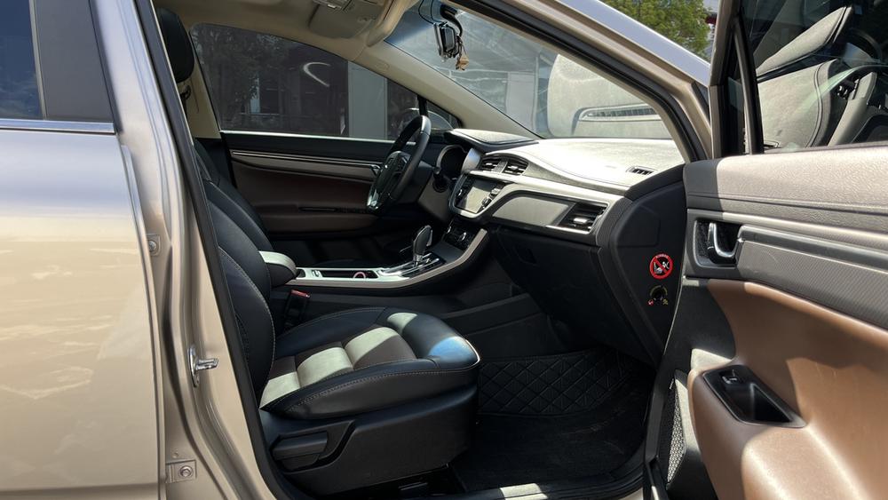 GEELY Emgrand GS 2016 immagine di auto #8