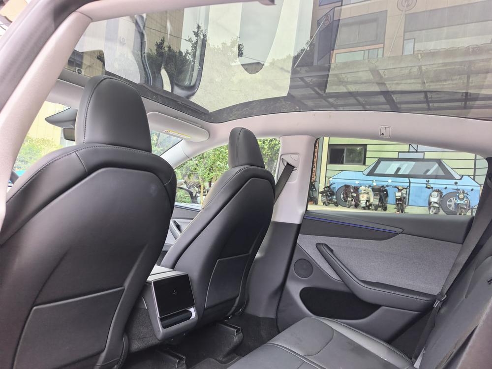 Tesla Model Y 2025 #16 Tesla Model Y 2025 car image #16