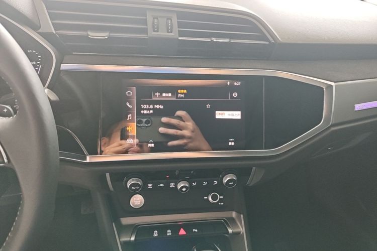 Audi Q3 2019 #13 Audi Q3 2019 car image #13