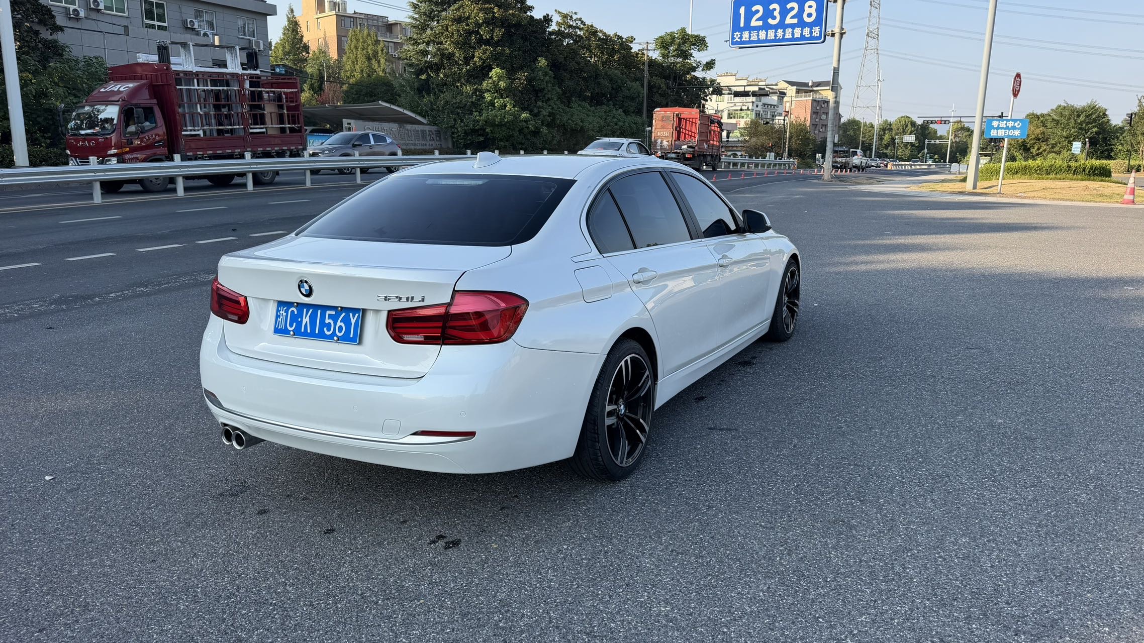 BMW 3 Series 2019 #6 BMW 3 Series 2019 car image #6