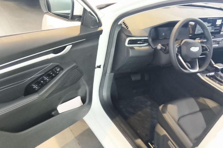 GEELY Emgrand 2026 car image #16