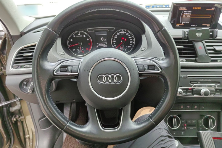 Audi Q3 2017 #15 Audi Q3 2017 car image #15