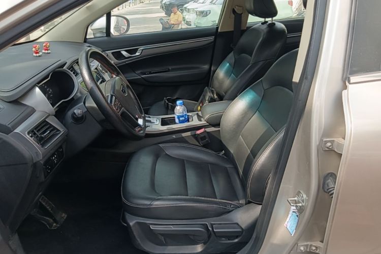 GEELY Emgrand GS 2018 car image #15