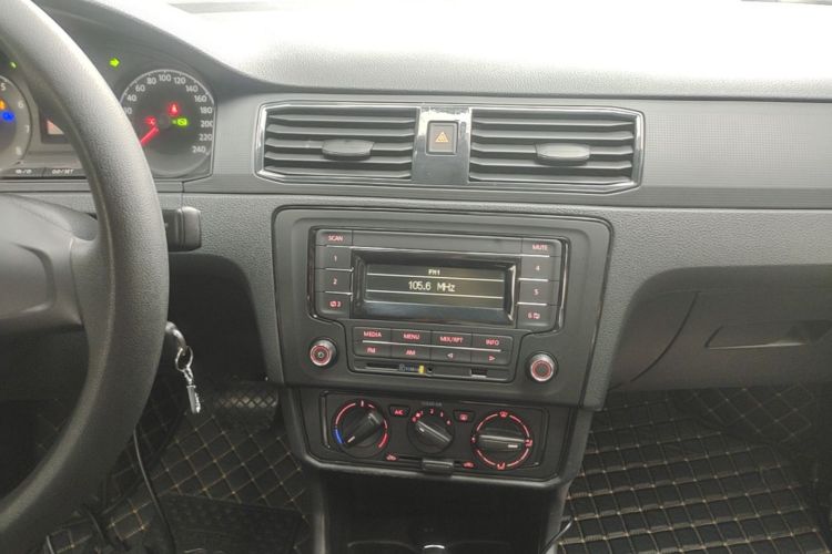 Volkswagen Santana 2019 car image #13