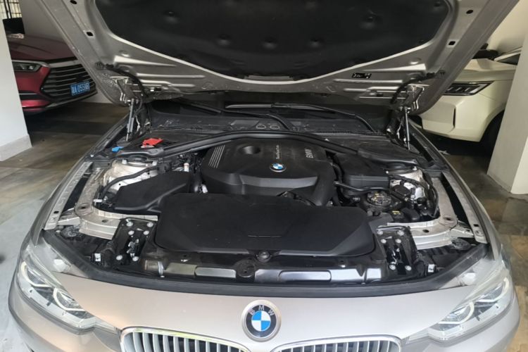 BMW 3 Series 2019 car image #20