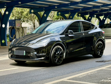 Tesla Model Y 2023 Tesla Model Y 2023 immagine di auto