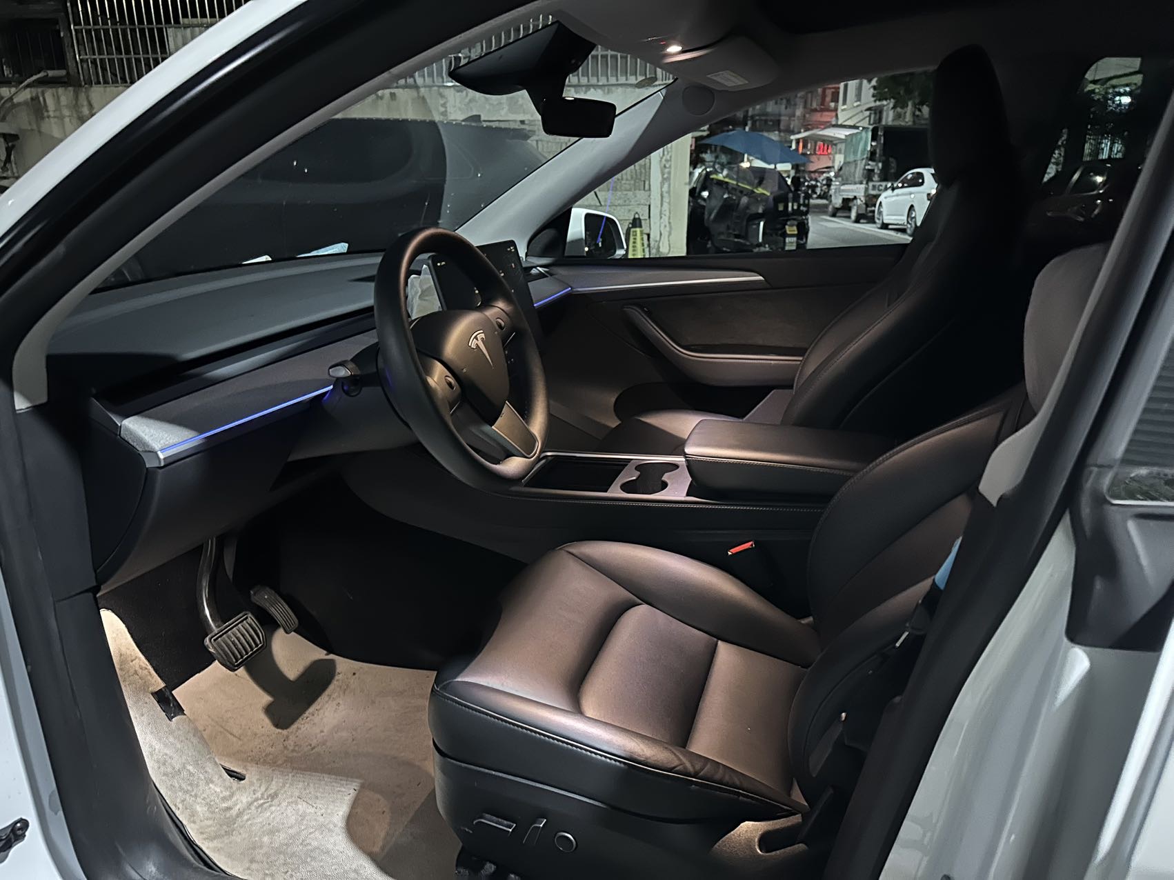 Tesla Model Y 2024 #3 Tesla Model Y 2024 car image #3