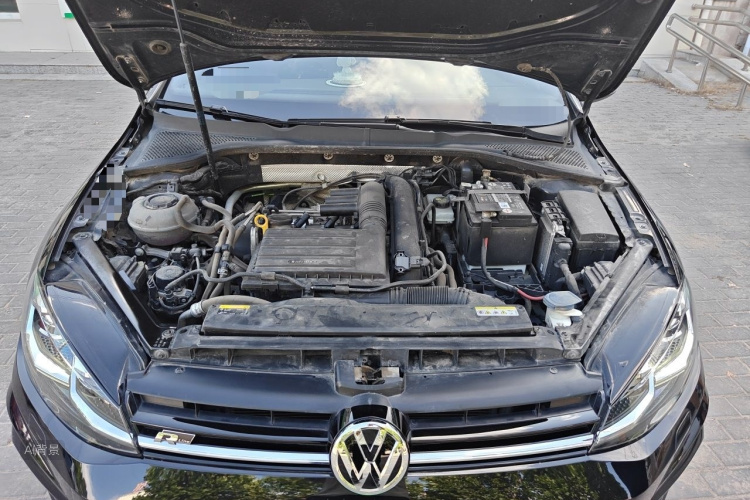 Volkswagen Golf 2020 car image #22