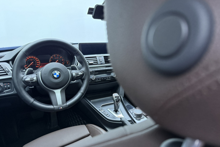 BMW 3 Series 2019 #12 BMW 3 Series 2019 car image #12