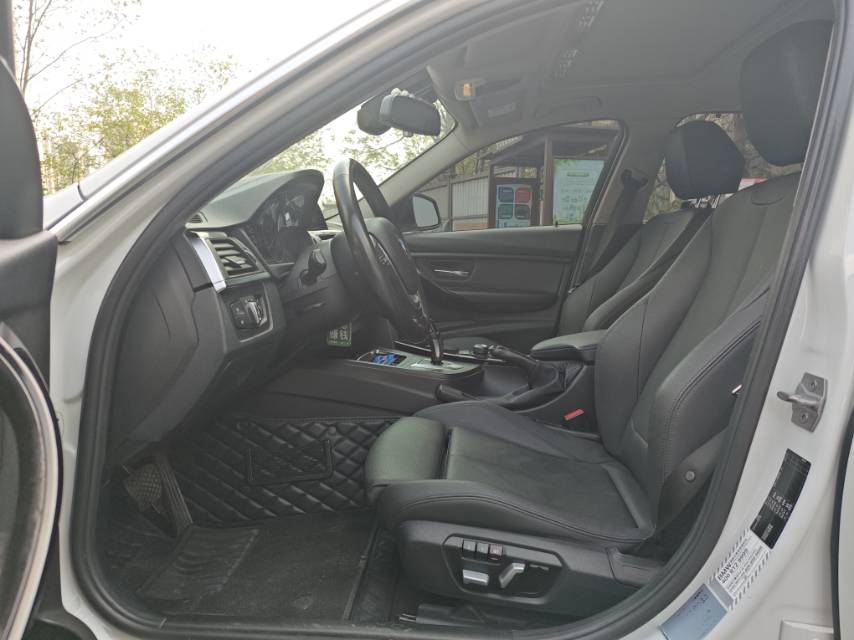 BMW 3 Series 2018 #6 BMW 3 Series 2018 car image #6