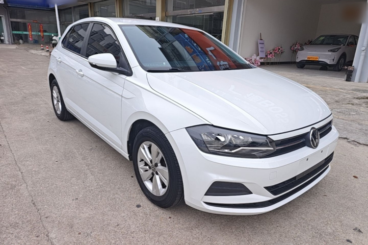 Volkswagen Polo 2023 car image #4