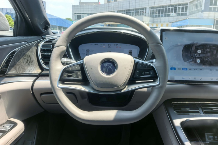 BYD Han 2025 car image #11