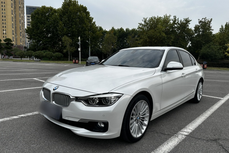 BMW 3 Series 2018 car image #2