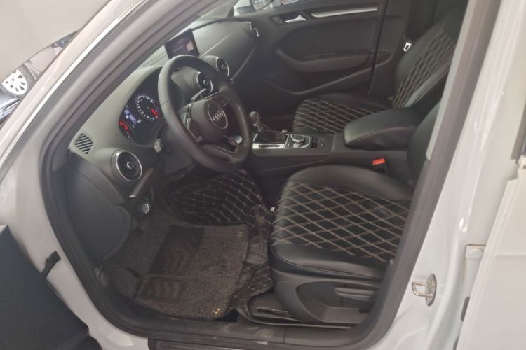 Audi A3 2018 car image #15