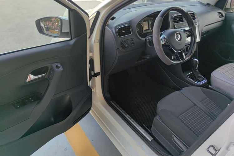 Volkswagen Polo 2017 #16 Volkswagen Polo 2017 car image #16