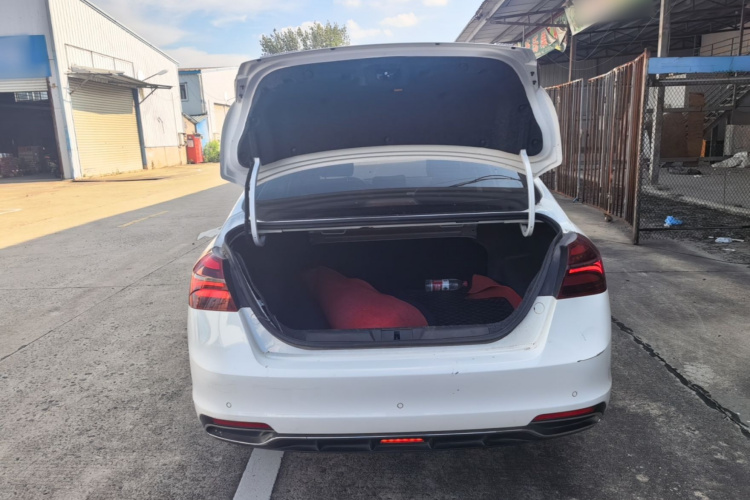 GEELY Emgrand 2019 #21 GEELY Emgrand 2019 car image #21