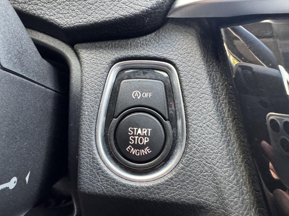 BMW 3 Series 2019 immagine di auto #19