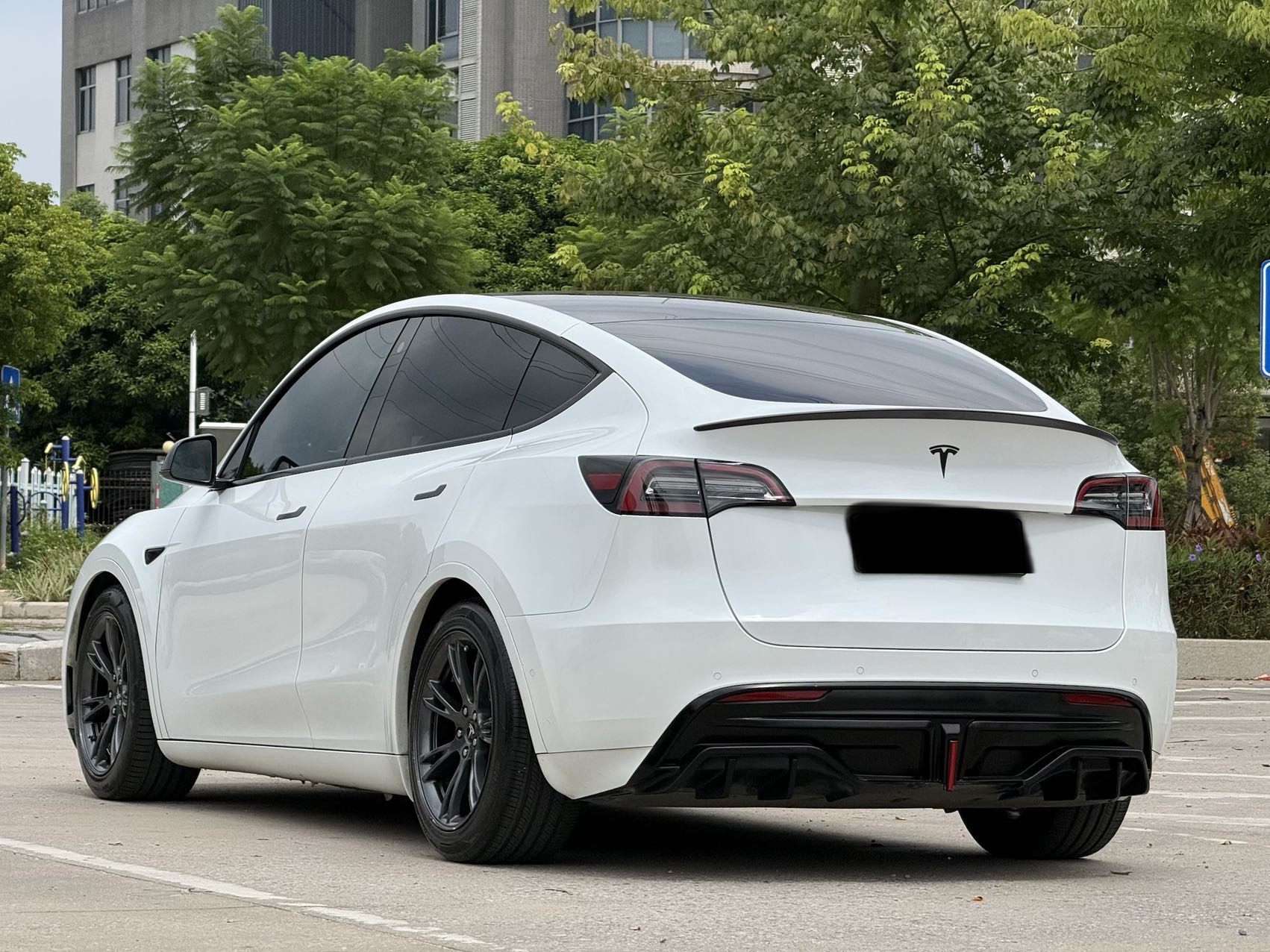 Tesla Model Y 2021 #7 Tesla Model Y 2021 car image #7