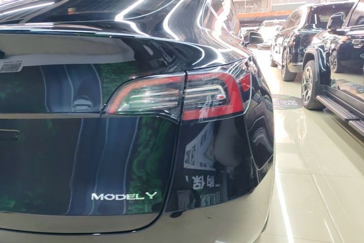 Tesla Model Y 2023 imagem de carro #8