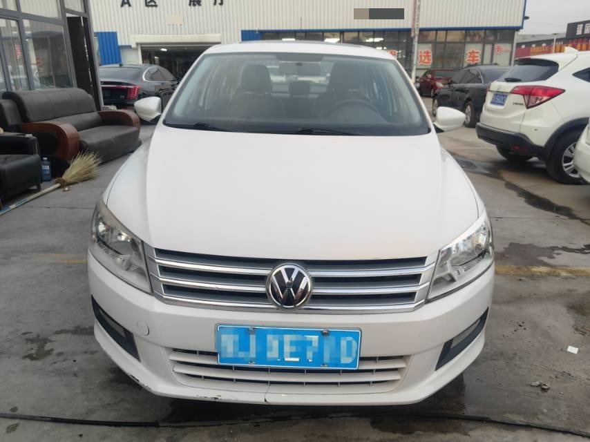 Volkswagen Santana 2013 car image #2