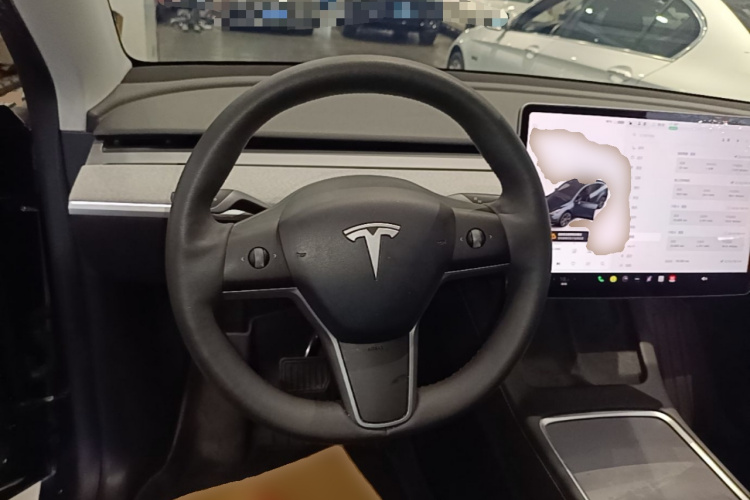 Tesla Model Y 2024 #15 Tesla Model Y 2024 car image #15