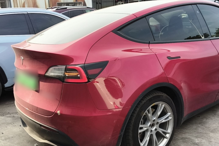 Tesla Model Y 2022 #5 Tesla Model Y 2022 car image #5