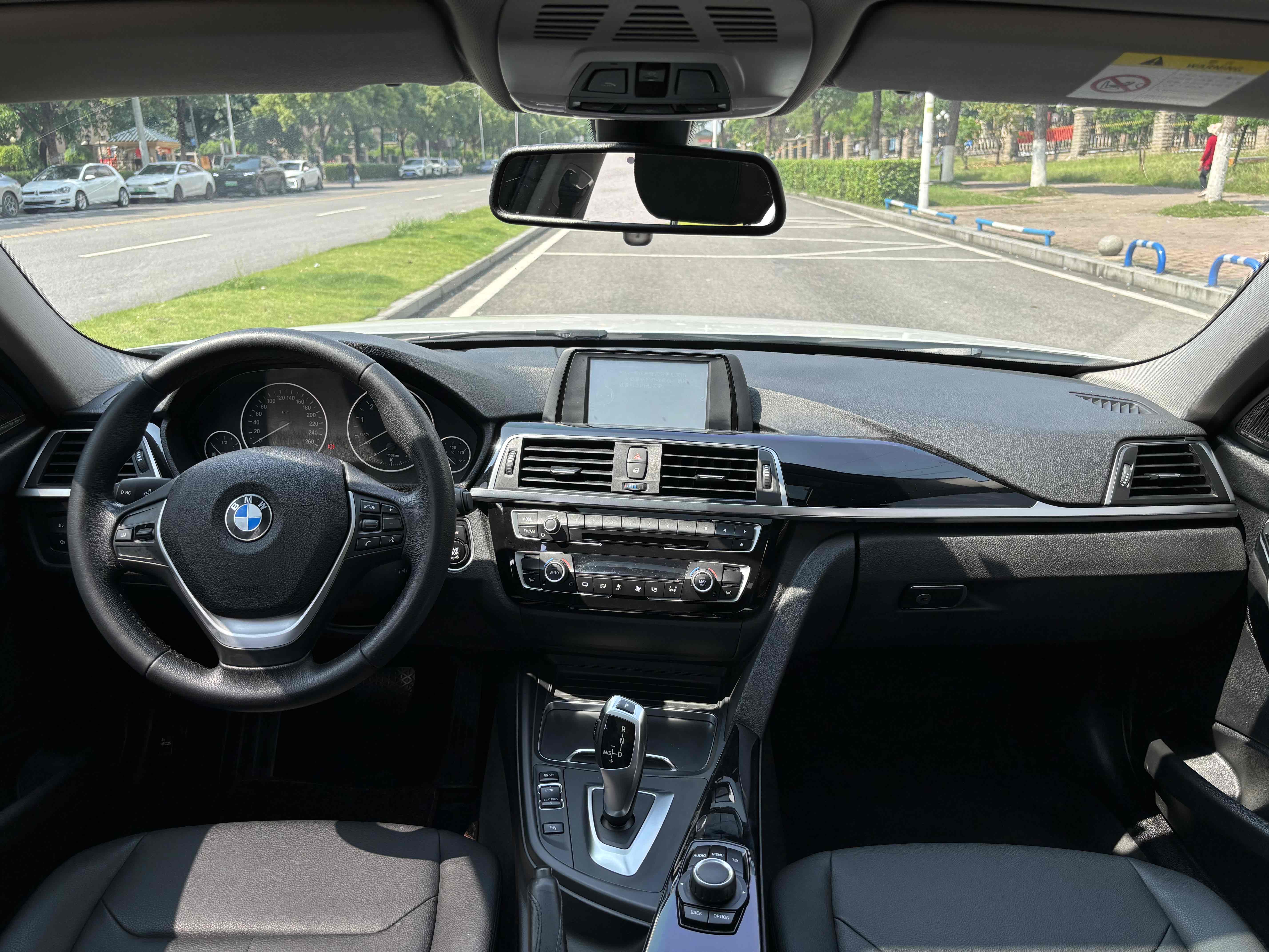 BMW 3 Series 2017 car image #11