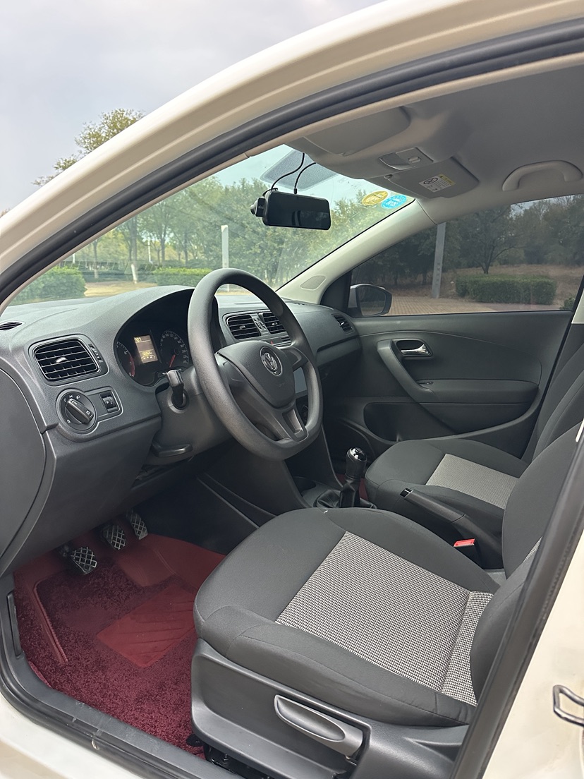 Volkswagen Polo 2017 car image #8