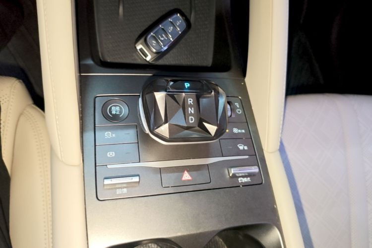 BYD YuanUP 2024 #14 BYD YuanUP 2024 car image #14