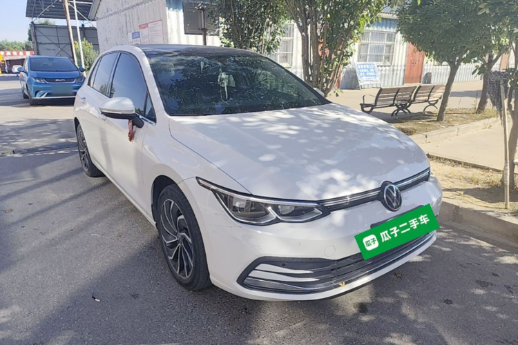 Volkswagen Golf 2022 car image #4