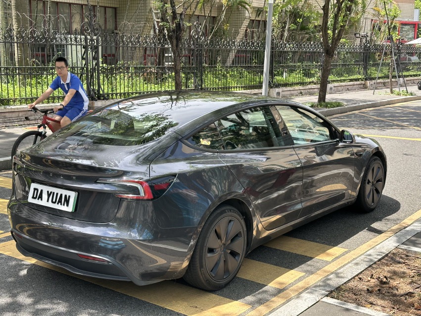 Tesla Model 3 2024 car image #9
