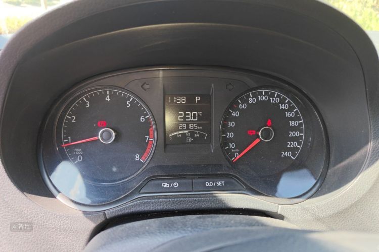 Volkswagen Polo 2018 car image #13