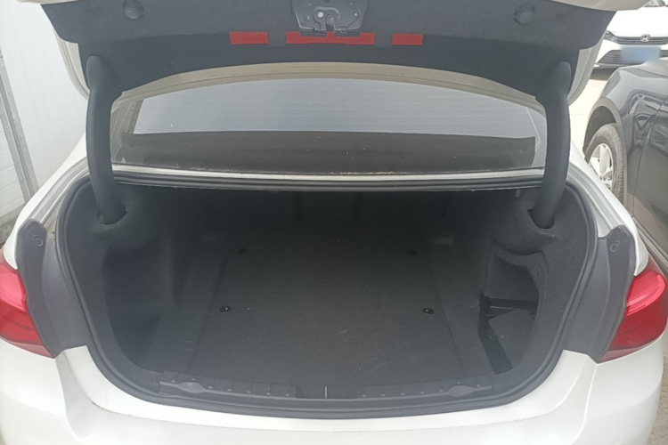 BMW 3 Series 2017 car image #19
