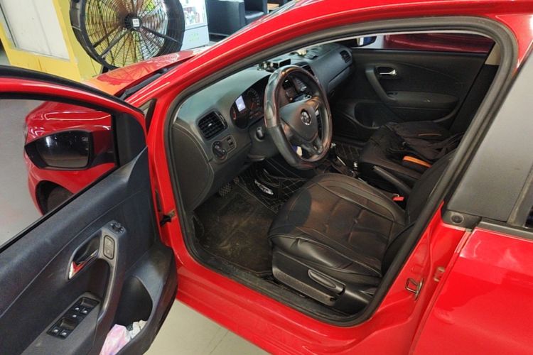 Volkswagen Polo 2018 car image #16