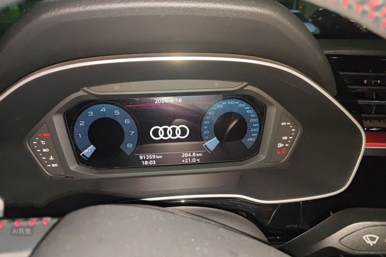 Audi Q3 2020 car image #13