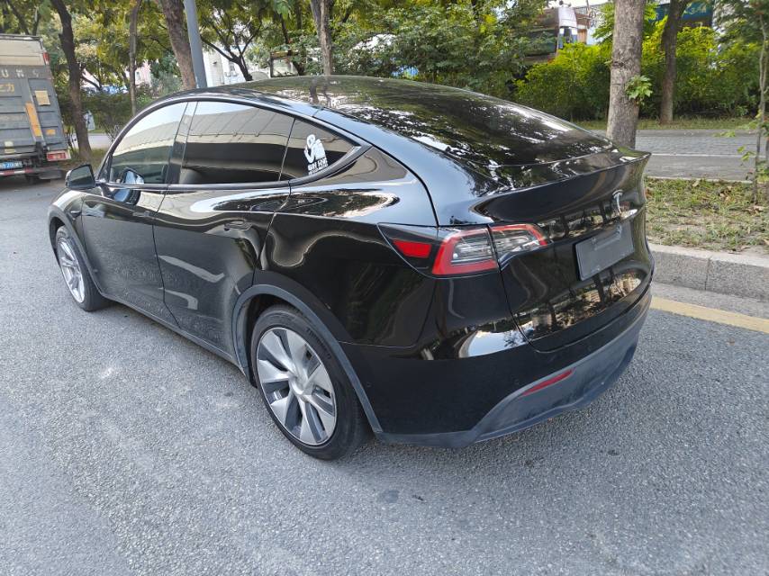 Tesla Model Y 2023 #5 Tesla Model Y 2023 immagine di auto #5