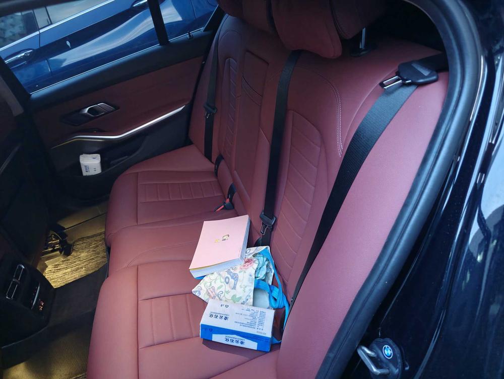 BMW 3 Series 2021 car image #9