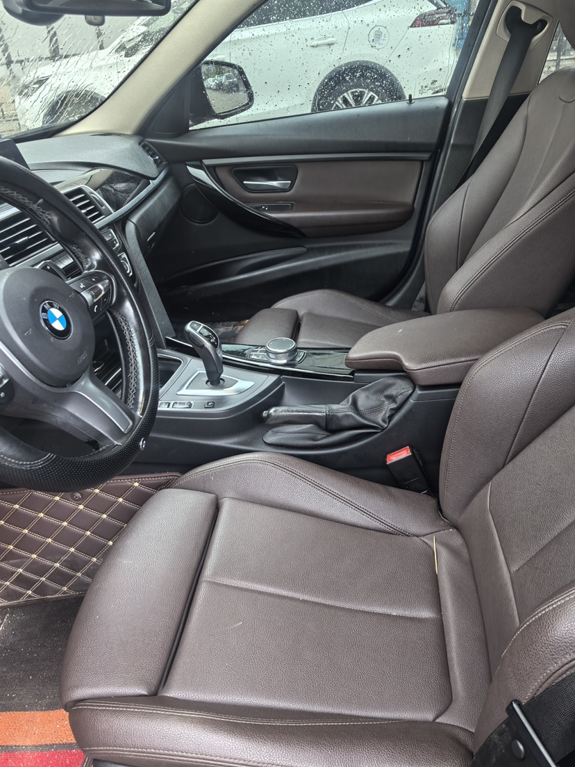 BMW 3 Series 2018 car image #9