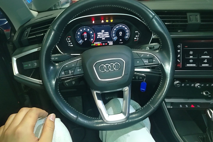 Audi Q3 2021 #15 Audi Q3 2021 car image #15