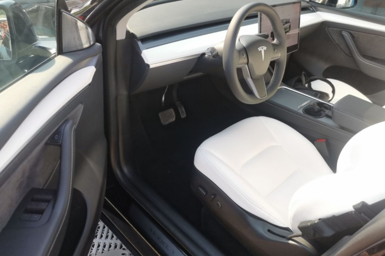 Tesla Model Y 2022 #15 Tesla Model Y 2022 car image #15