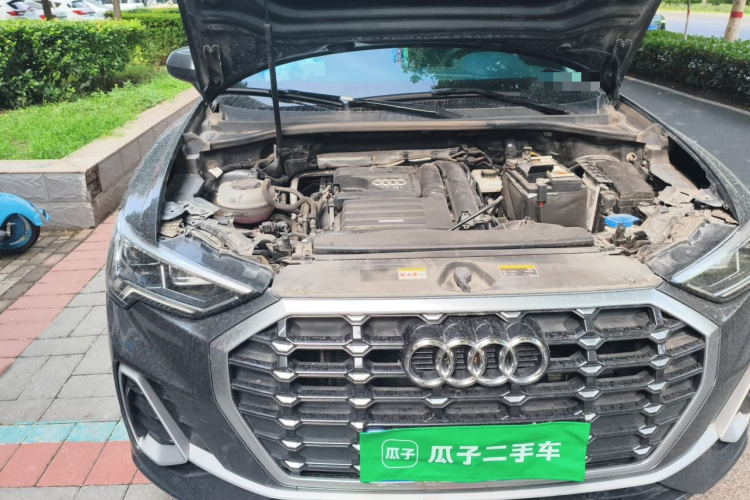 Audi Q3 2022 car image #22
