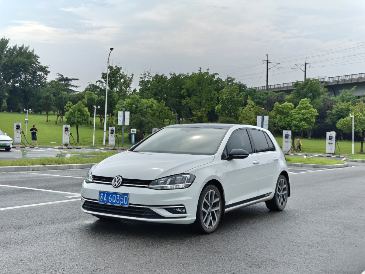 Volkswagen Golf 2020 Volkswagen Golf 2020 car image