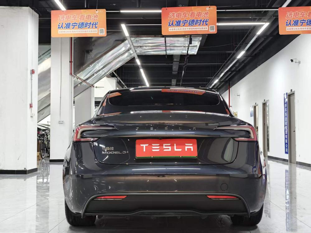 Tesla Model 3 2025 car image #5