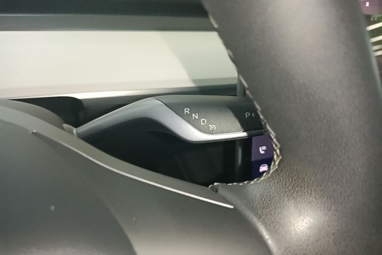 Tesla Model Y 2021 car image #18