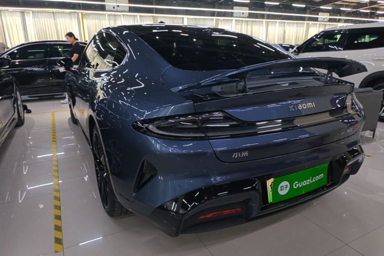 MI SU7 2025 immagine di auto #7